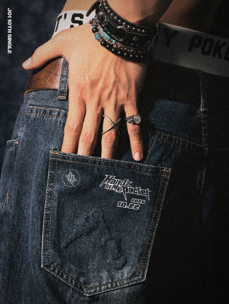 JO1「Handz In My Pocket」イメージポスター ©LAPONE ENTERTAINMENT