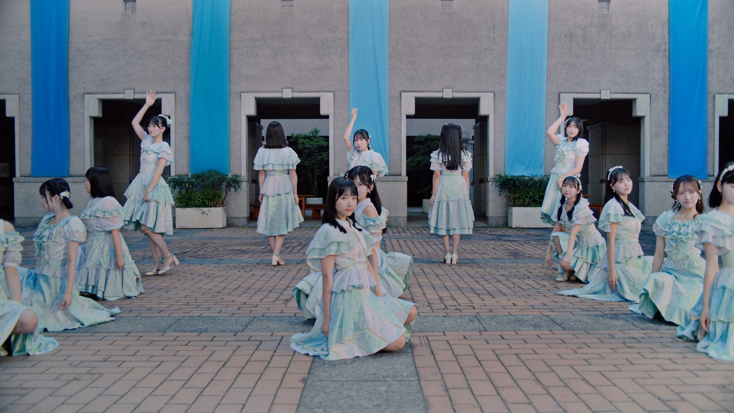 STU48「傷つくことが青春だ」MVより。©STU／KING RECORDS