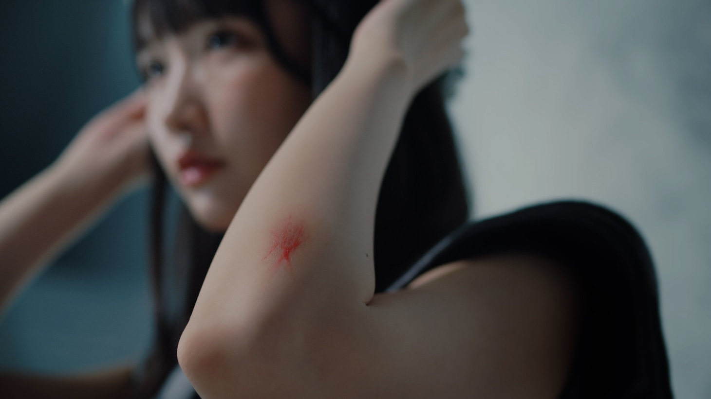 STU48「傷つくことが青春だ」MVより。©STU／KING RECORDS