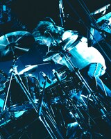 「SONICMANIA」よりrent（Dr, Cho）。