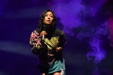 フローティング・ポインツのステージに登場した宇多田ヒカル。（撮影：岸田哲平）