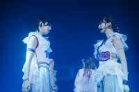 左から小島はな、愛来。（Photo by Masato Yokoyama）