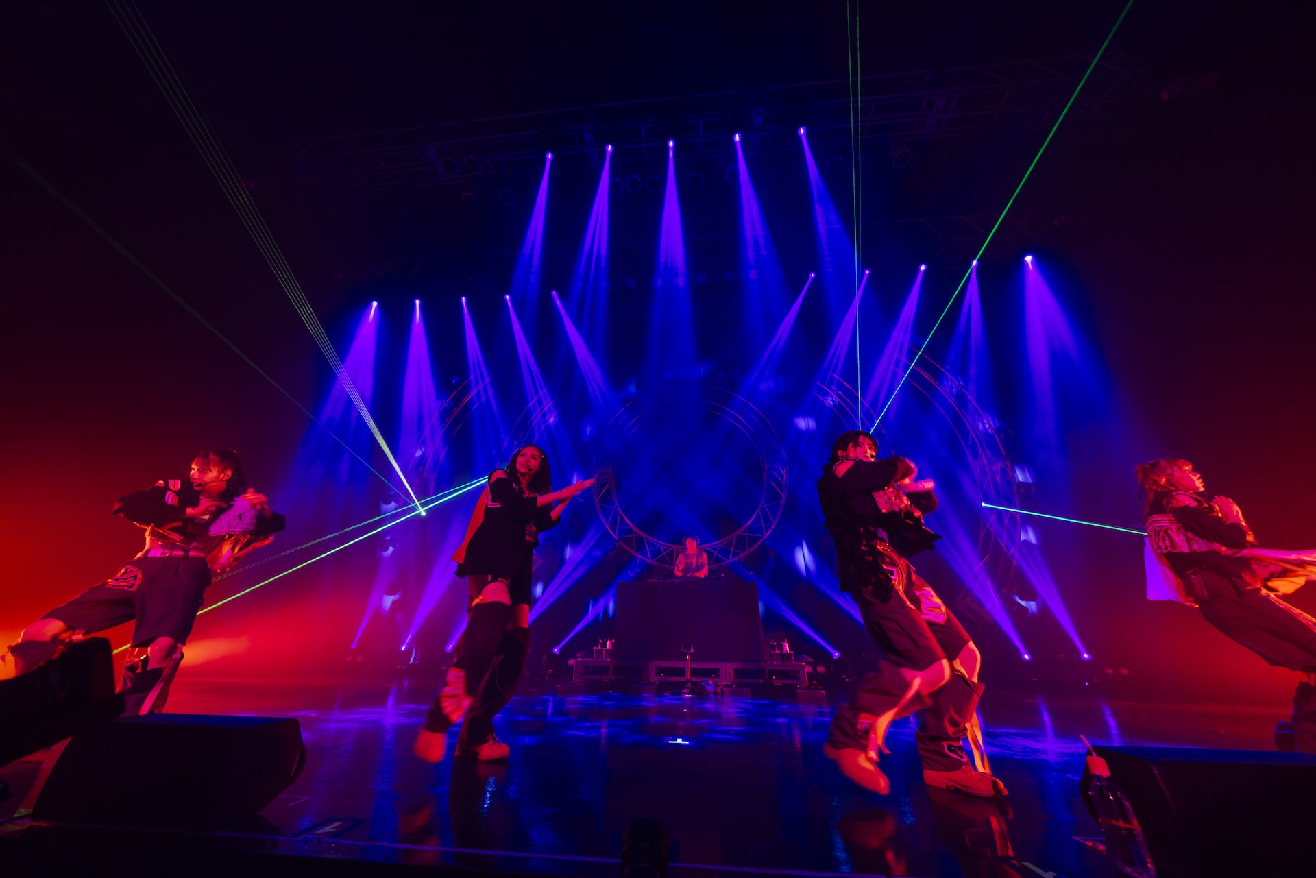 AMEFURASSHIがライブハウスならではの熱狂を提示、特別な演出連続の2部