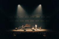 「Bialystocks 二人編成ツアー 2025」の様子。（撮影：小杉歩）