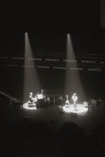 「Bialystocks 二人編成ツアー 2025」の様子。（撮影：小杉歩）