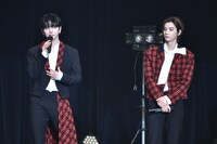 左からJAEHYUN、LEEHAN。