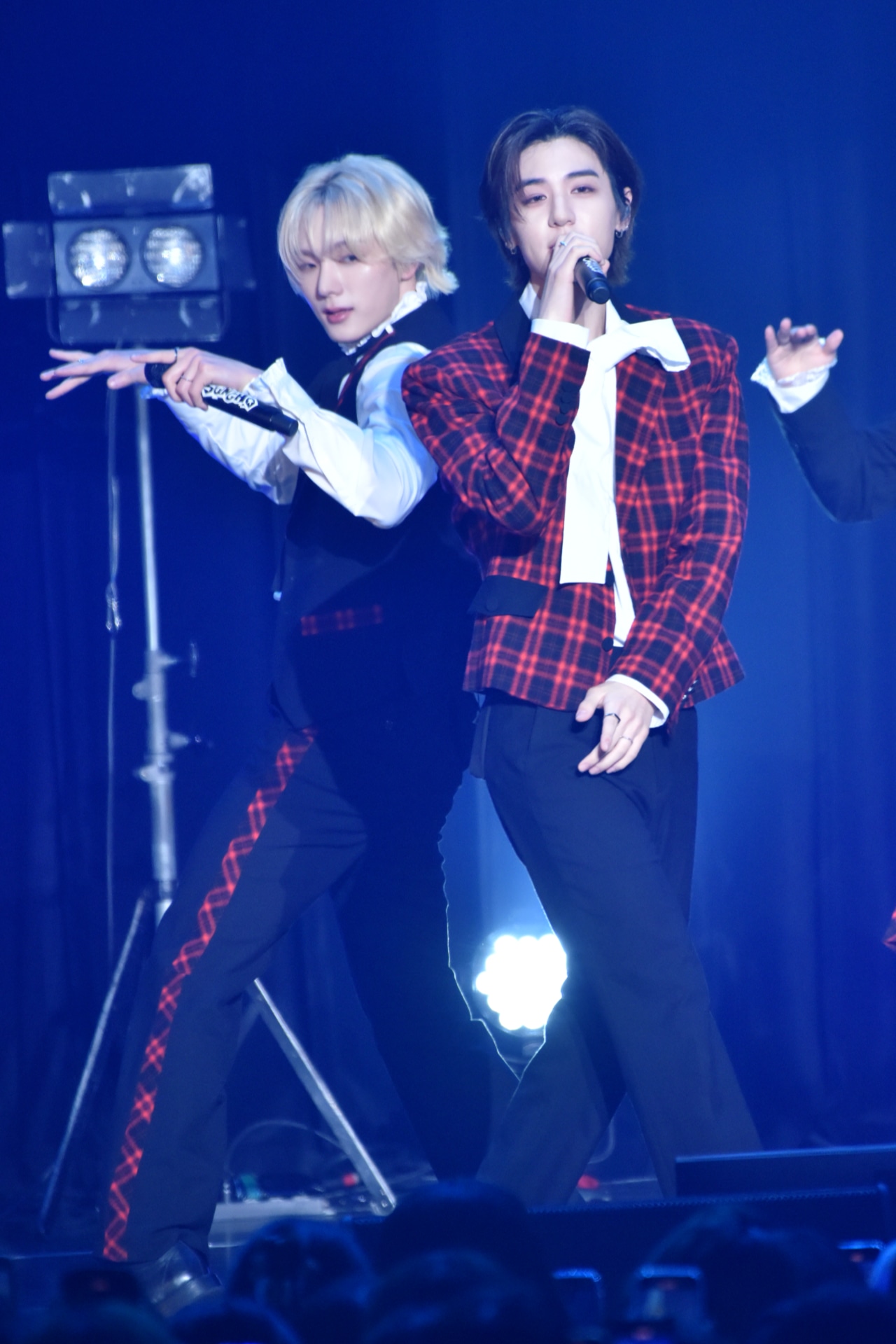左からSUNGHO、LEEHAN。