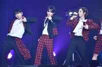 左からJAEHYUN、TAESAN、LEEHAN。