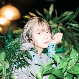 Q.I.S.=北澤ゆうほ、“王座”に居続けるための覚悟歌った新曲「Queendom(+s)」リリース