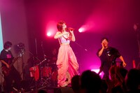 「なかねかなふるさと納税 ～完売したら、なかねが北海道まで行ってみんなのためにとうもろこしを収穫してくるライブ～」の様子。（Photo by "SUGI" Yuya Sugiura）