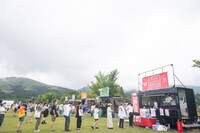 屋台が並ぶ「ぱくぱくうーたん村」。