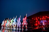 夜の「FAMIEN 2025」。