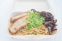 仲村悠菜プロデュース【なかむら料理亭うまかっちゃん】　の東京とんこつ焼きラーメン。
