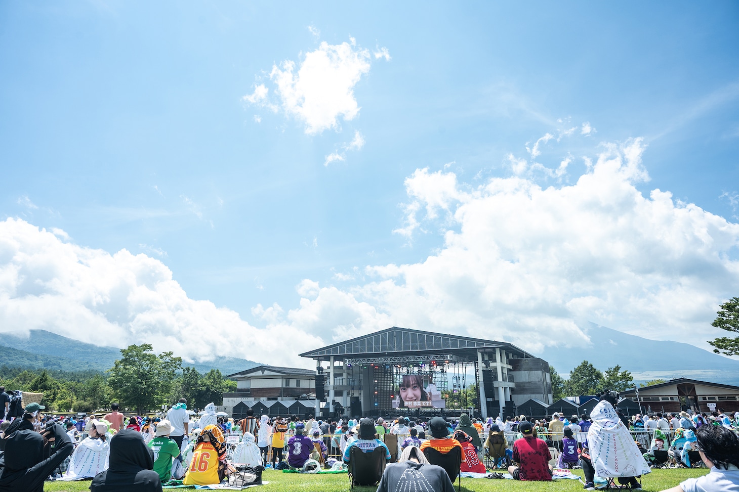 のどかなムード漂う開演前の場内。
