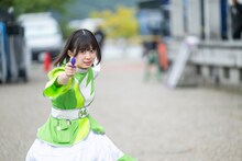 誰彼かまわず狙う小久保柚乃。