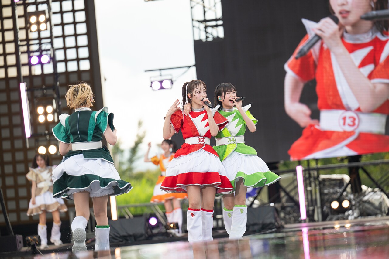 私立恵比寿中学 えびちゅう 複数人 生写真 私立恵比寿中学 低学年メンバー OFFICIAL PHOTOBOOK」より