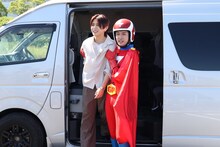 マッサマンと山田涼介（Hey! Say! JUMP）。(c)フジテレビ