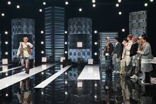 ユーキを見守るメンバー。