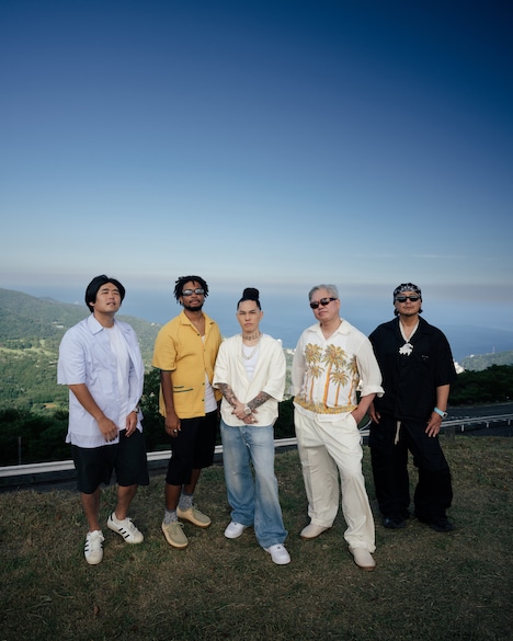 左からSTUTS、Daichi Yamamoto、Tiji Jojo、RYO-Z、ZOT on the WAVE。