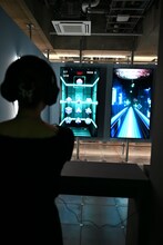 「TM NETWORK Shooting Game」の様子。