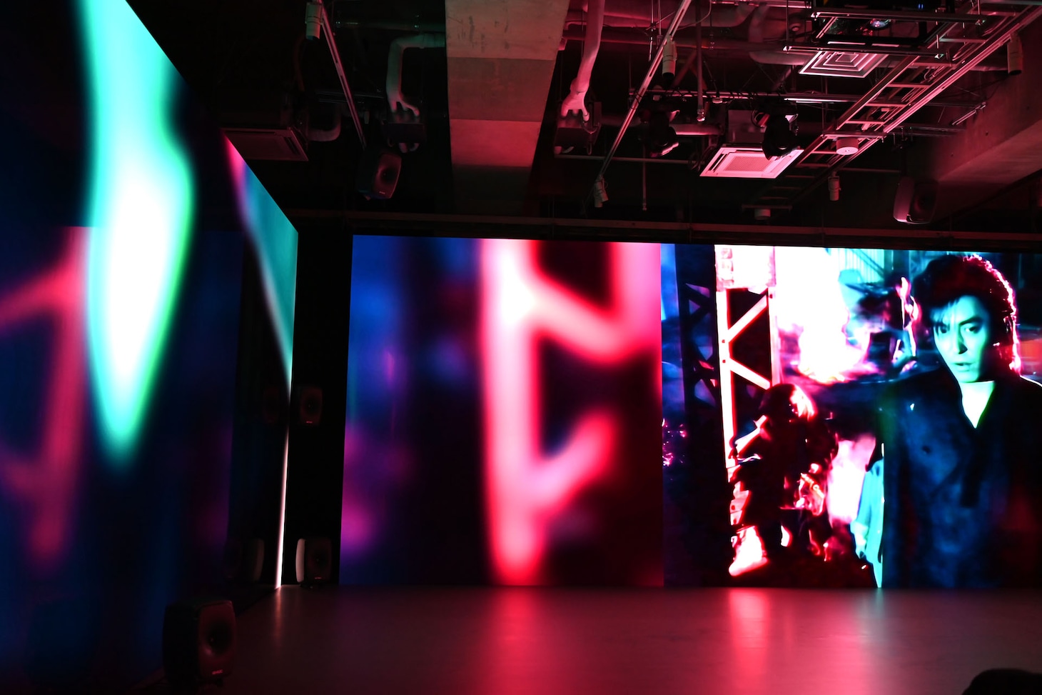 シアター型展示「Intelligence Park」の様子。