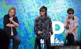 左から小室哲哉、宇都宮隆、木根尚登。