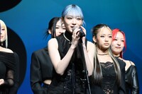 JISOO（HANA）のコメントの様子。