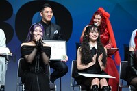 JESSICA（右上）への感謝を語るHANAのNAOKO（左下）。