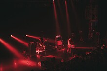 アルステイクのライブの様子。（Photo by MAYUMI）