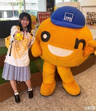 左から藤嶌果歩、onちゃん。