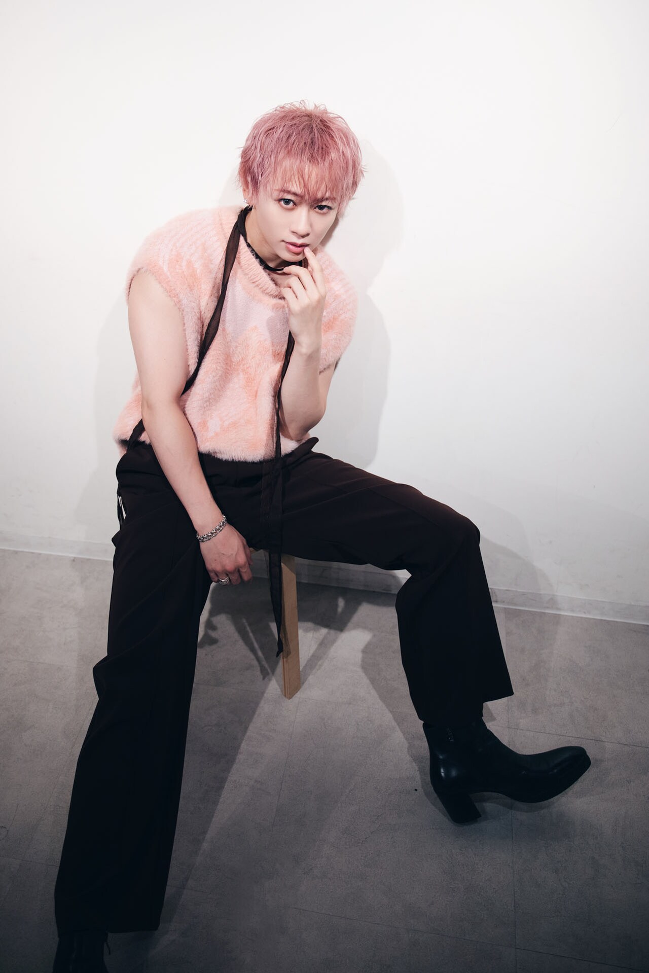 超特急シューヤが1st写真集で見せた表現への飽くなきこだわり