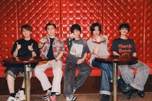 SHE'SとReN。（撮影：タマイシンゴ）