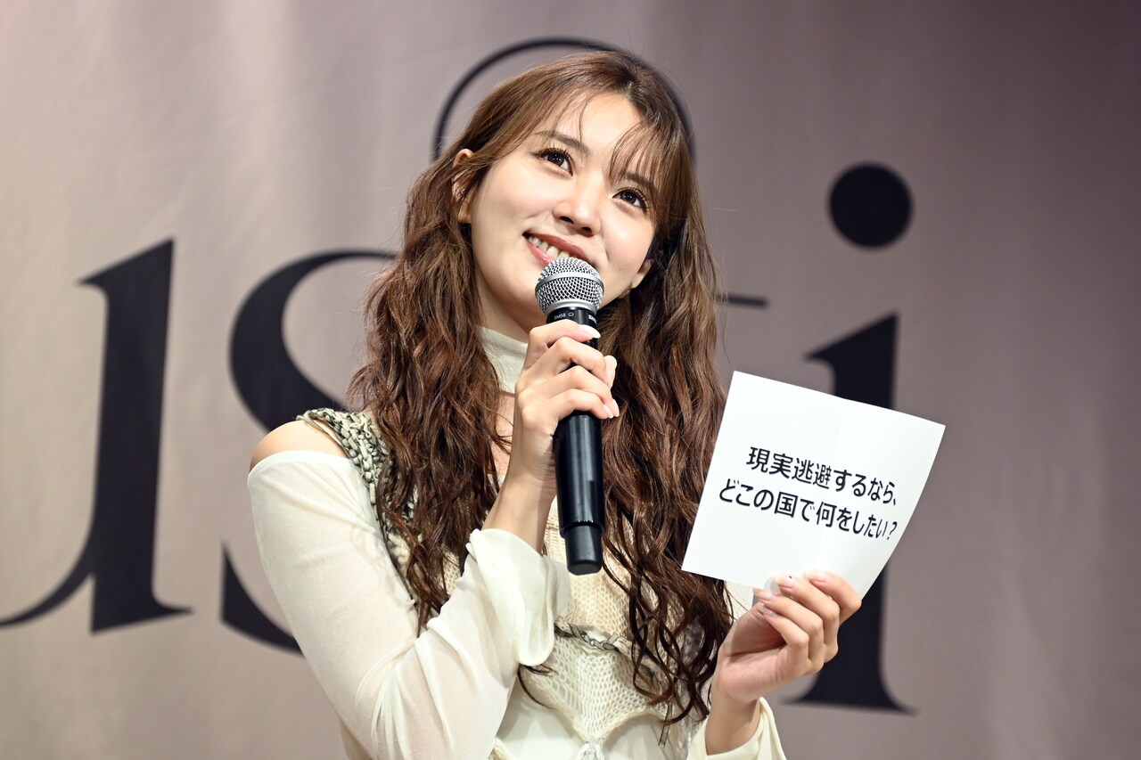 「日本の小さな島で地元の方とお話したり、名物をいただいたりしたい」と想像をふくらませるyousti。