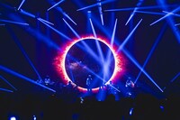 「Eve Arena Tour 2025『Under Blue』」最終公演より。（Photo by Takeshi Yao）