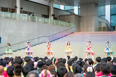 超ときめき♡宣伝部「ハートな胸の内♡ / 超最強」リリース記念イベントの様子。