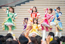 超ときめき♡宣伝部「ハートな胸の内♡ / 超最強」リリース記念イベントの様子。