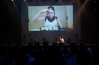正解者を探す映像の中の風見和香。全問正解者は1人もいなかった。