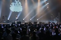 YouTubeチャンネル「ののかまるのまるっとチャンネル」用の動画を撮影する風見和香。