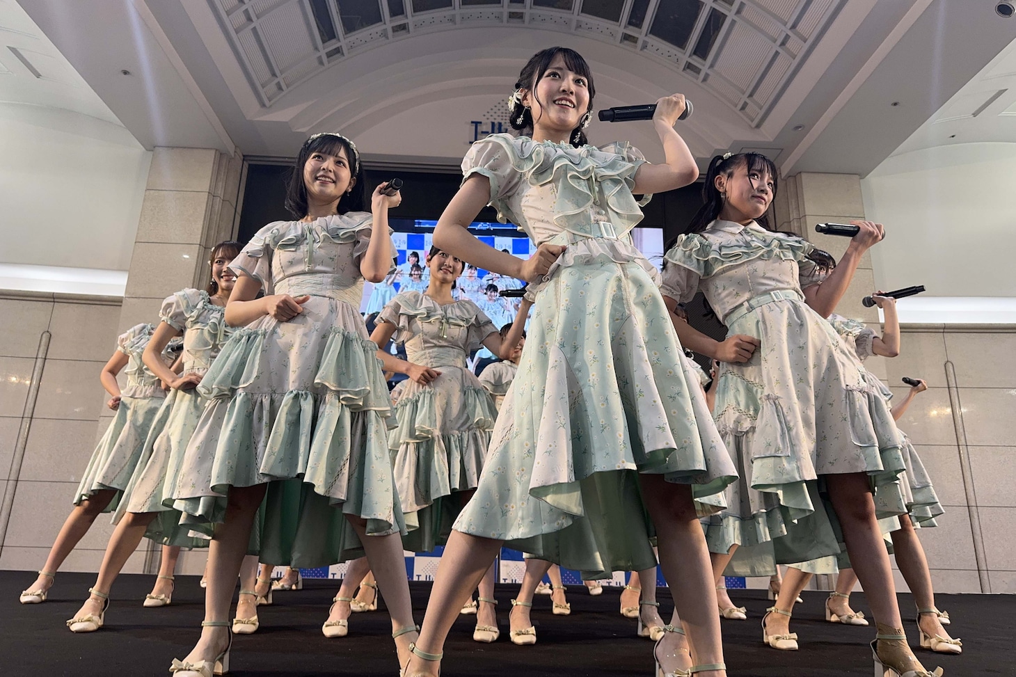 STU48「傷つくことが青春だ」発売日当日イベントの様子。©STU/KING RECORDS