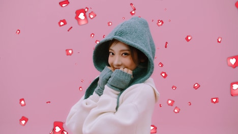 「FILA × ニンニン（aespa）ECHAPPE」ムービーより。