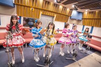 アフレコ中の超ときめき♡宣伝部。