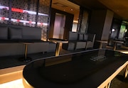 大人数のグループで貸切空間を楽しめるラウンジ・CHAMPAGNE COLLET PARTY LOUNGE。