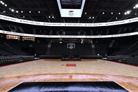 1F（アリーナ面）からの眺め。コンサート開催時のステージ位置は写真最奥が想定されている。