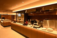 シェフが作るできたての料理が提供される最上級ラウンジ・TOYOTA PREMIUM LOUNGE。