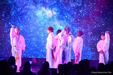 LIL LEAGUEによるパフォーマンスの様子。