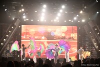 ポイのパフォーマンスに挑戦するLienel。