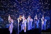 LIL LEAGUEによるパフォーマンスの様子。