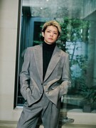 スーツを着こなす岸優太（Number_i）。