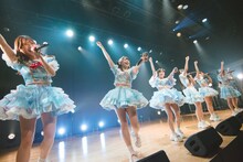 「フューチャーサイダー新体制お披露目ライブ ～出ずる日蕾む花～」の様子。（撮影：ワタナベ タイシ）