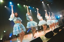 「フューチャーサイダー新体制お披露目ライブ ～出ずる日蕾む花～」の様子。（撮影：ワタナベ タイシ）